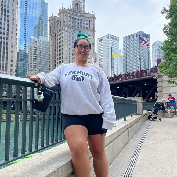 Meet your Posher, Mallory - Picture 2 of 5